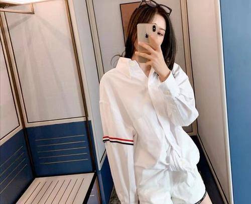 牛仔 《少年派2》赵今麦穿白衬衫配海蓝色牛仔短裤特显清纯时尚