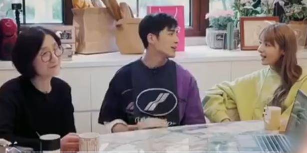 丹尼尔|麦迪娜为女儿庆满月，一家人打扮精致出镜，姜潮与女儿互动超宠溺