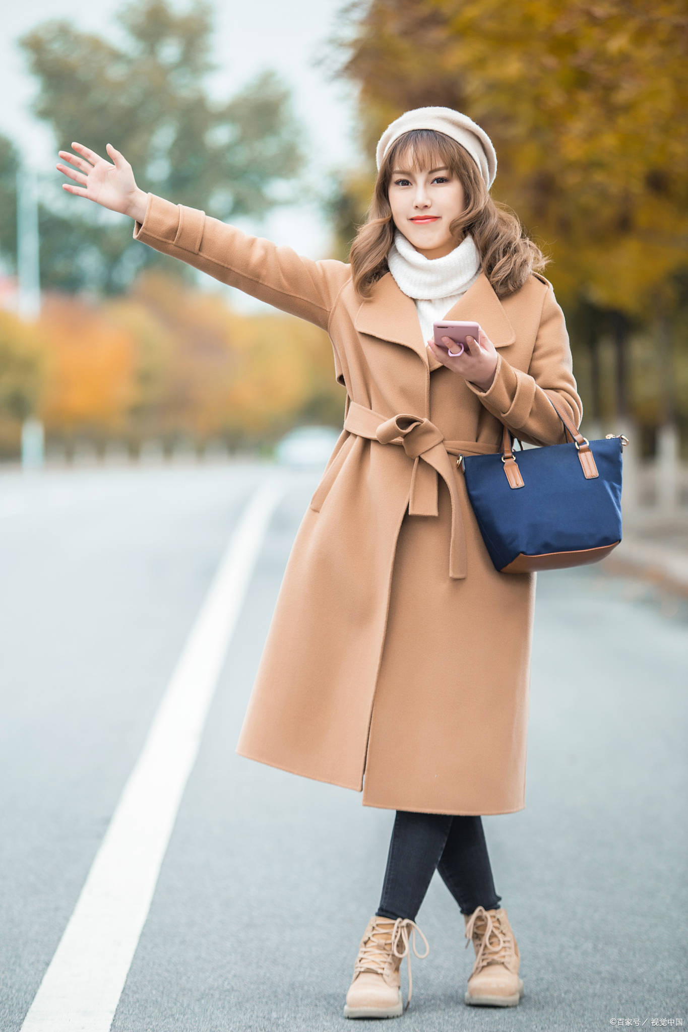 大地 说真的,秋色 还是 大地色 更好 看,这样 穿着 高雅 又减龄