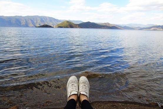 北欧可怕的 黑暗料理 将羊头直接放火上烤 国人 难以理解 挪威