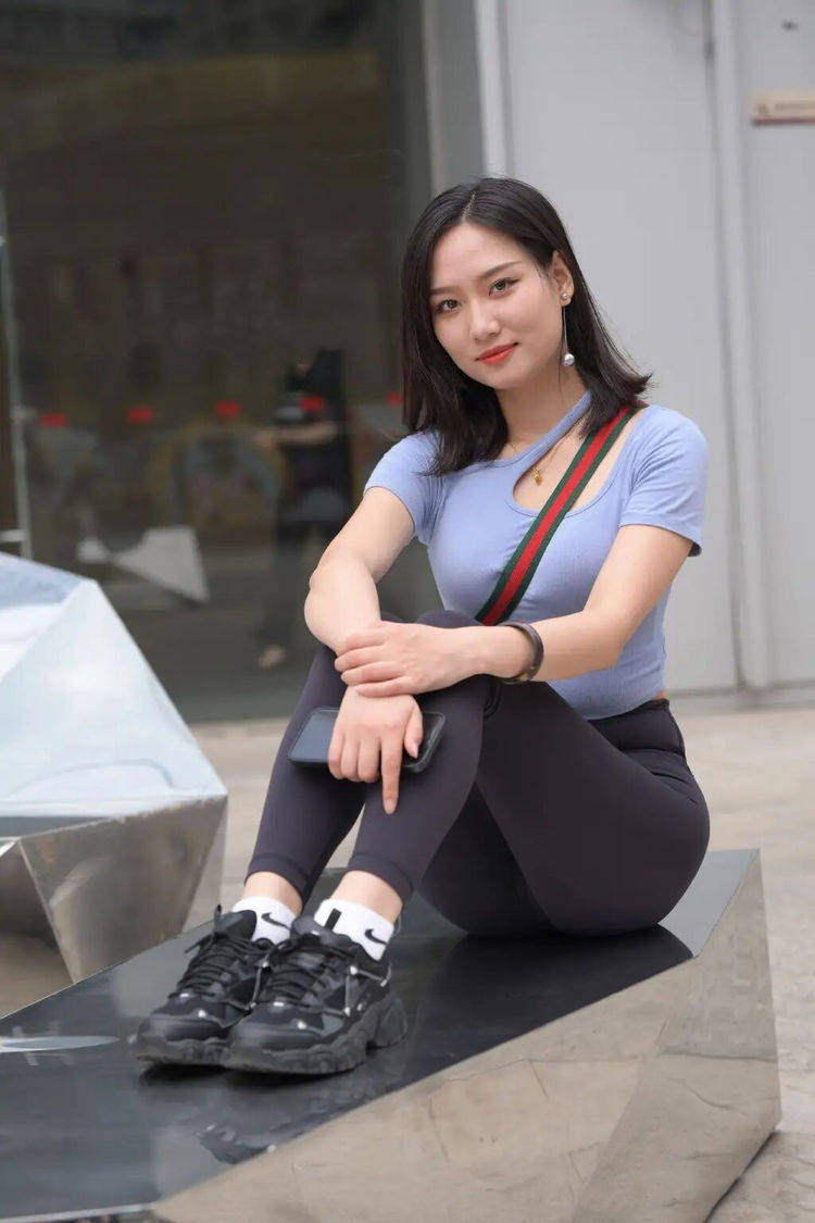 身材 “健美裤”的几种不同穿法，穿搭更显时髦潮流