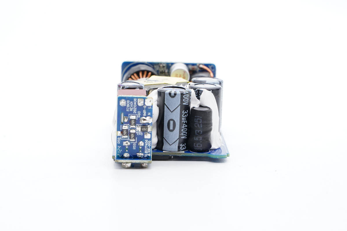 功率|内置镓未来G1N65R240PB氮化镓功率器件，绿巨能65W 2C1A氮化镓快充充电器拆解