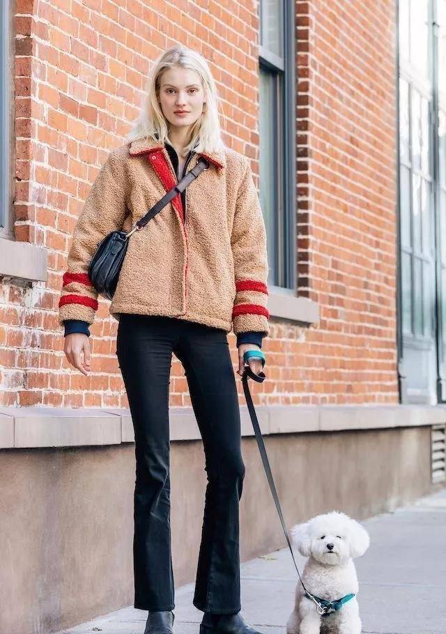 感觉 短款外套才更时髦!上身显瘦又时髦,小姐姐妥妥的时髦精