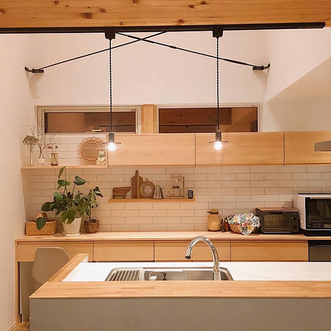 经典日式现代厨房装修风格图_金地新家
