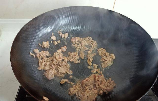 电饭煲|午餐4个菜发朋友圈，都夸太丰盛，尤其第1个，网友大赞：这招绝了