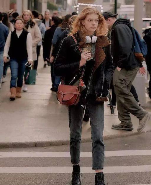 感觉 短款外套才更时髦!上身显瘦又时髦,小姐姐妥妥的时髦精