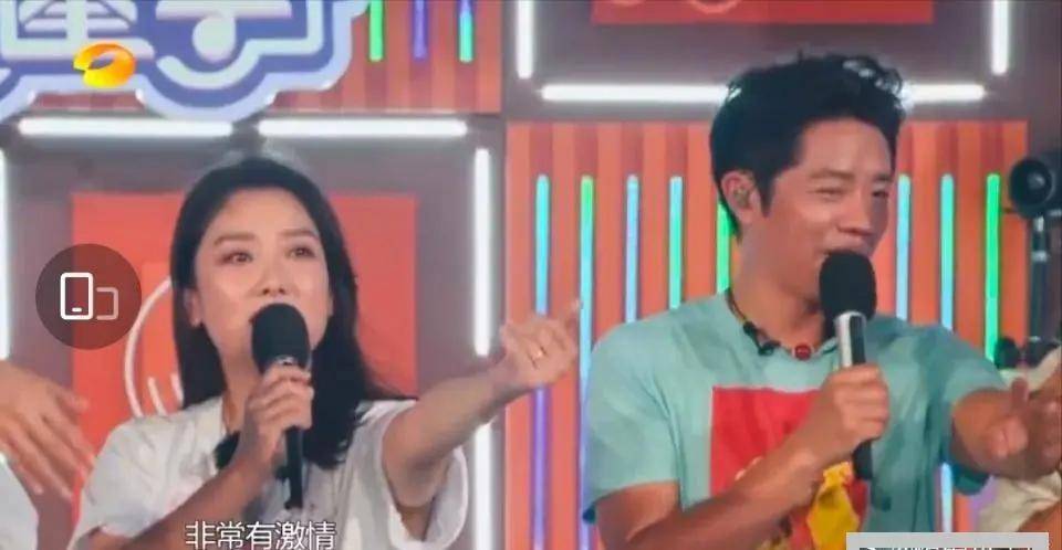 大姐|芒果台真敢想,凤凰传奇被网约车小哥惊到,这露天K歌节目太带劲