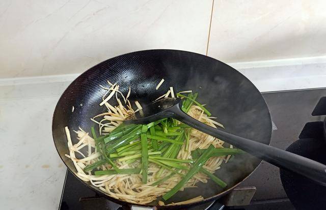 炒肉丝不粘锅要热锅 a488c83d015b48f0a4cfb52a88871295.jpeg