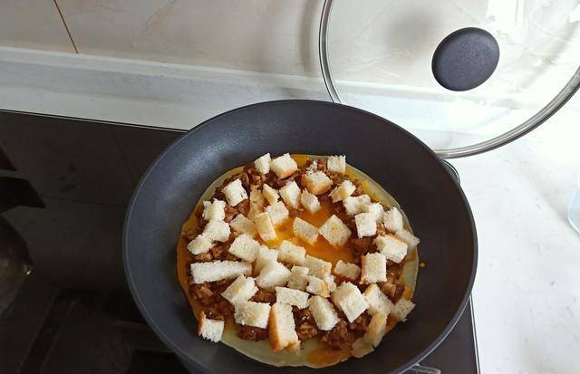 杂粮|1张大饼吃到撑,老两口的营养早餐走红,网友:1顿吃掉20种食材