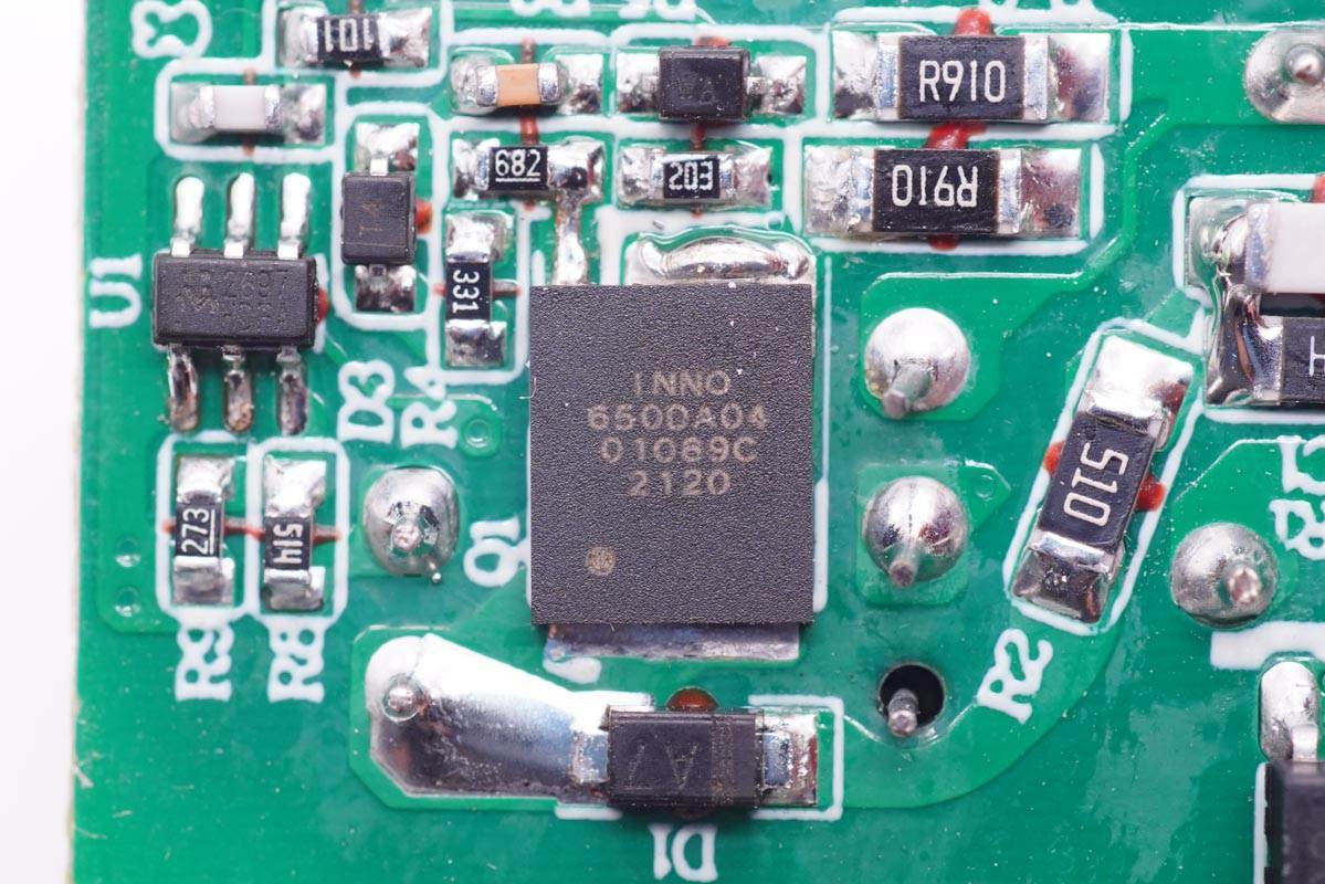 支持5-20V齐全电压档位，既可充iPhone 13又能充笔电，古石30W快充充电器拆解