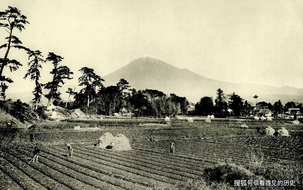 老照片百年前的日本富士山日本人的圣地