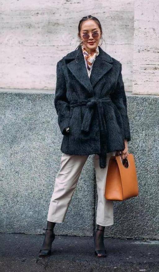 感觉 短款外套才更时髦!上身显瘦又时髦,小姐姐妥妥的时髦精