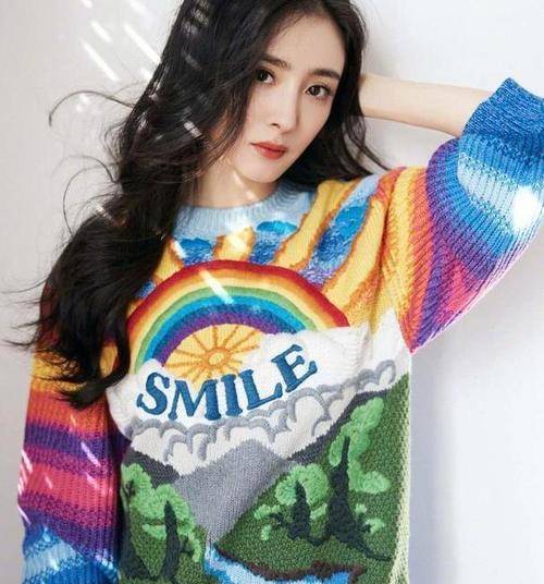 毛衣 秋天到了,又想起杨幂这组经典照片!毛衣配裙子,百看不厌啊