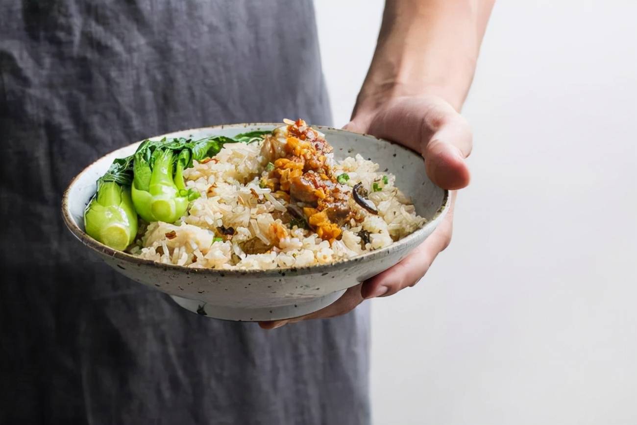 大脑|4种“糊弄式”早餐容易耽误身体和大脑发育,小学生要这样吃早餐