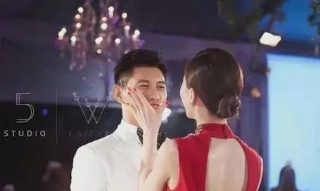 因为|怀二胎稳了？吴奇隆陪刘诗诗前往私立医院，嫁对人可以有多幸福