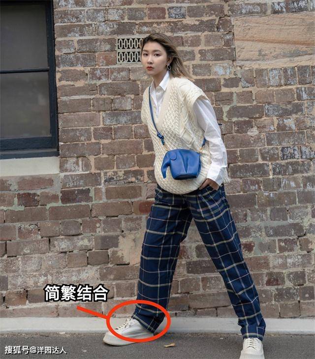 设计 穿阔腿裤时，搭什么鞋子才够好看又时髦？瞧小白鞋和低跟靴的区别