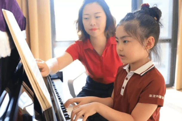 收入|杭州一幼儿园老师晒“天价”工资单,一年工资近30万,还享有编制