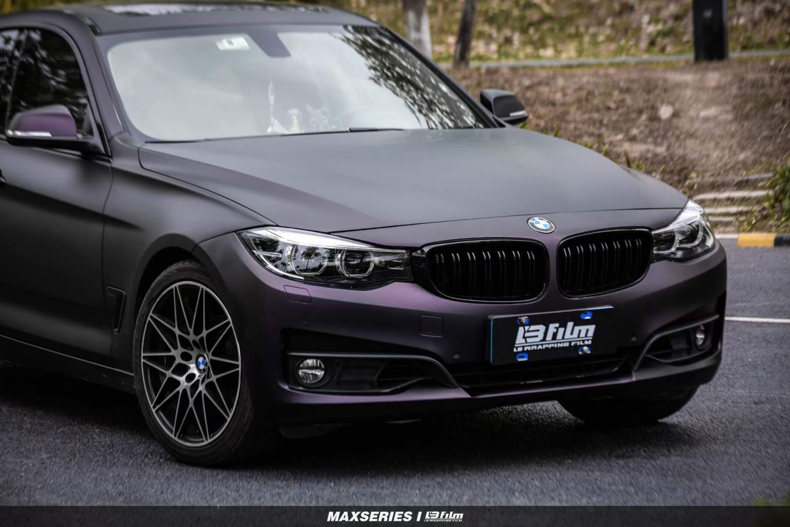 宝马 3系gt全车lb改色膜pet闪影墨紫 乐惠车