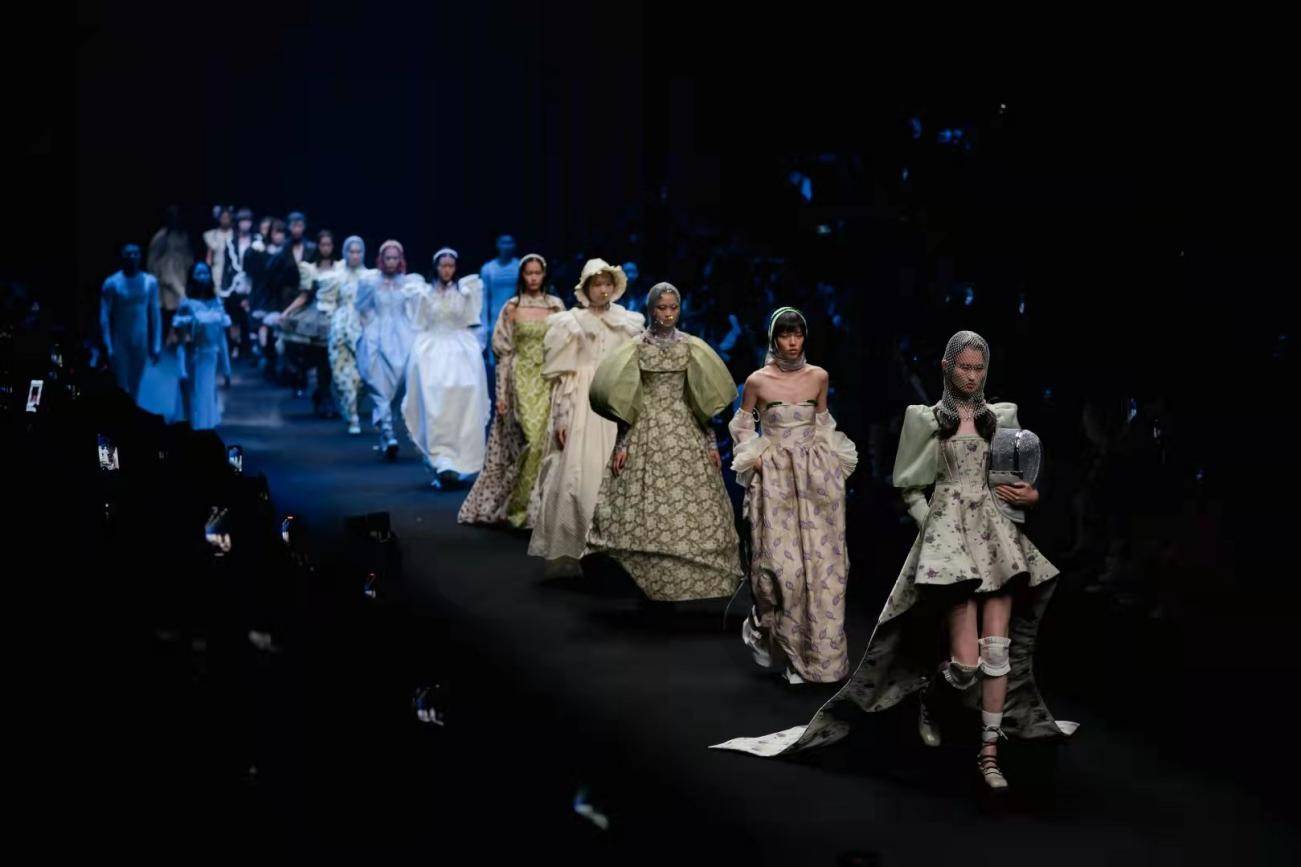 芭蕾 SELAH愢拉2022春夏发布会 以「芭蕾」之美诠释爱