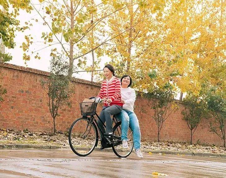 全球|在中国票房前10，和全球票房前100中，只有《李焕英》显得很突兀