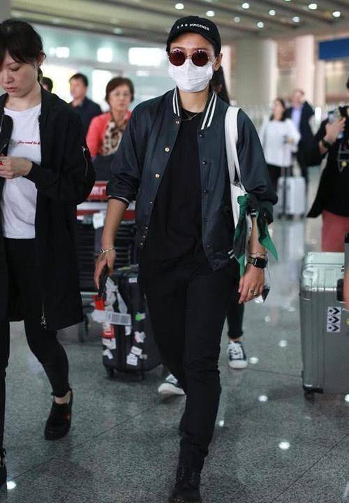 周笔畅 女歌手太霸气,运动外套穿出风衣的气质,真是气质女神