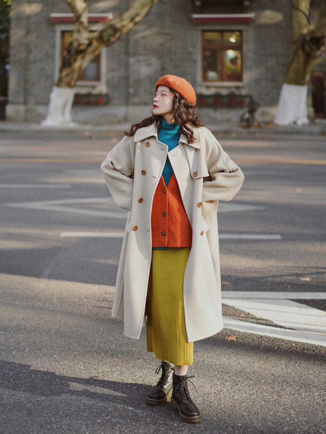 图片 秋冬的半身裙这样穿，时髦百搭又显气质，普通女生也能驾驭