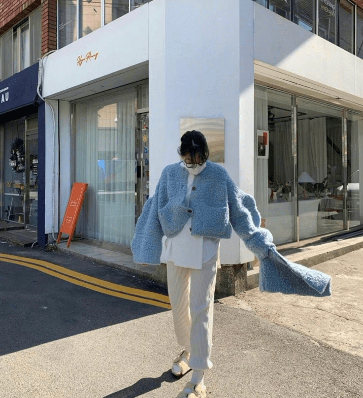 饰品 慵懒风清纯又迷人,几件单品就能穿出法式风格