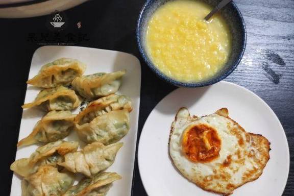 生活|给孩子做了份早餐，两煎一煮，简单好吃，不浪费