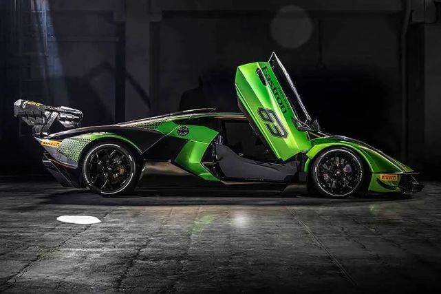 纯粹竞速机器兰博基尼essenzascv12