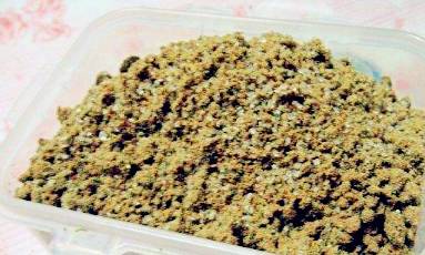 方法|牛人养花从不施肥,往盆里“撒”1斤零食,根系旺盛,开花不断!