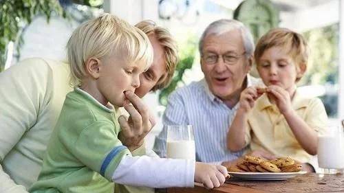 饮食|李爱国主任分享:得了糖尿病,不能喝牛奶?注意4点,别等后悔就晚了