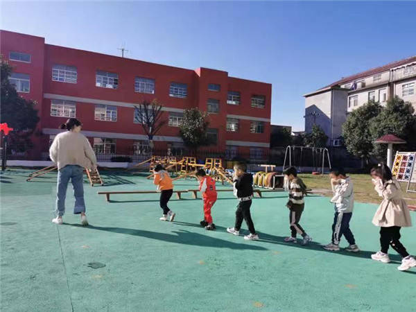 活动|盱眙县古桑街道中心幼儿园开展消防演练活动