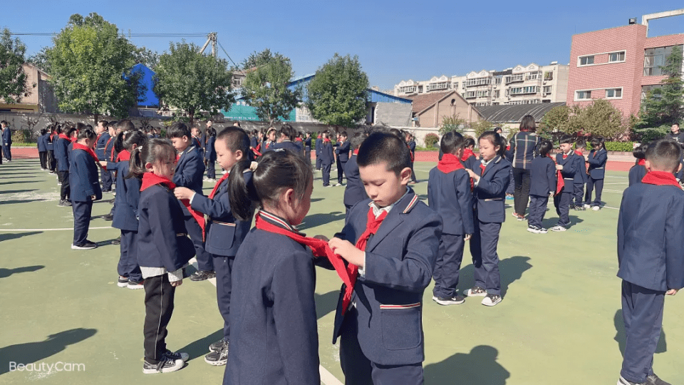 济南历下区科苑小学举行第十一次少先队代表大会暨新队员入队仪式