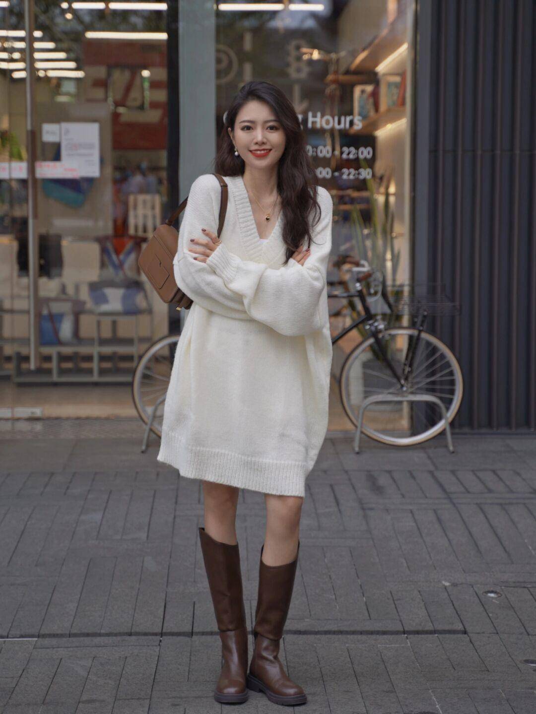 黑色 优雅女人早秋都穿“连衣裙”，为你分享时髦的搭配经验，温婉知性才是美