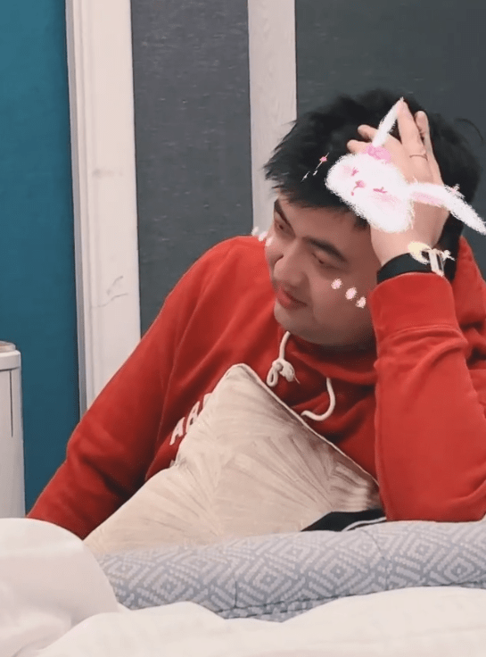 因为|黄子韬助理想顺走他家的熊猫,得知价格后,面对镜头大喊求放过