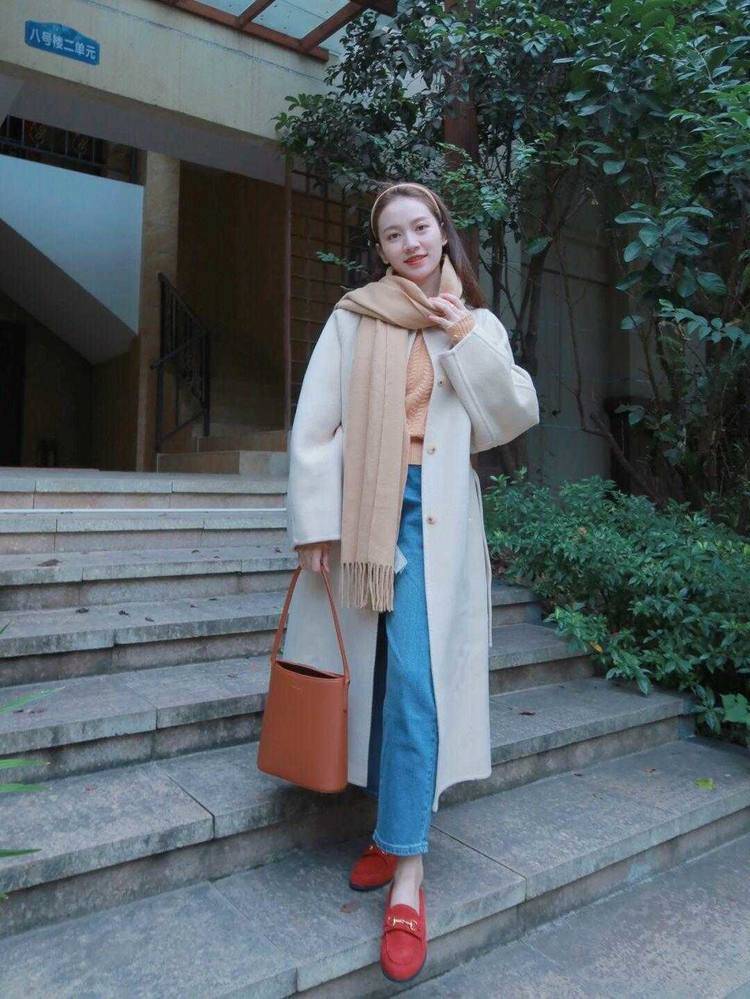 身材 裤子和大衣的搭配，看起来有气质