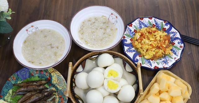 小孩|我家小孩的早餐,七天不重样,十分钟就搞定小孩很爱吃