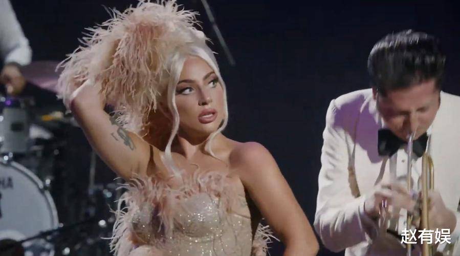 出圈 明星走红毯的造型能有多雷人?大花袄再现江湖,“红绿灯”成笑谈