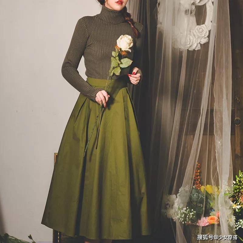 黑色 秋天怎么穿？用色彩打破秋天的萧瑟，穿出温暖与明媚，减龄又好看