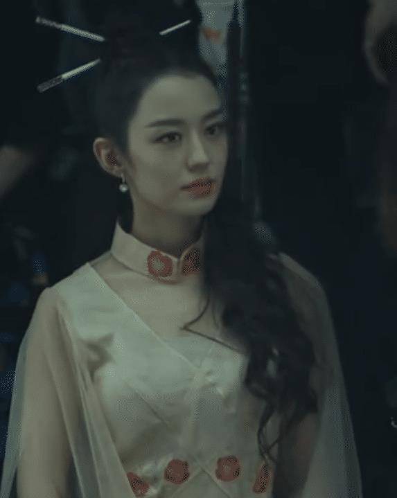 傲人 上海时装周众女星PK！孙俪略显老气，林允身材傲人，江疏影气场全开