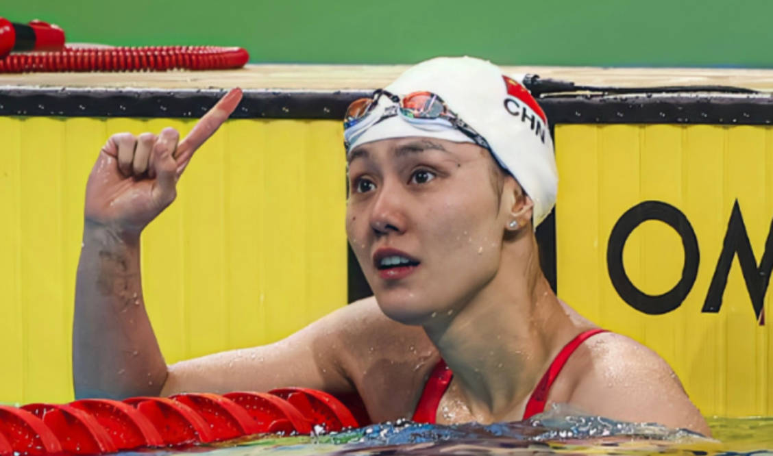 黑色 太美了！刘湘首次走T台秀，气场不输超模，泳坛女神要转行了？