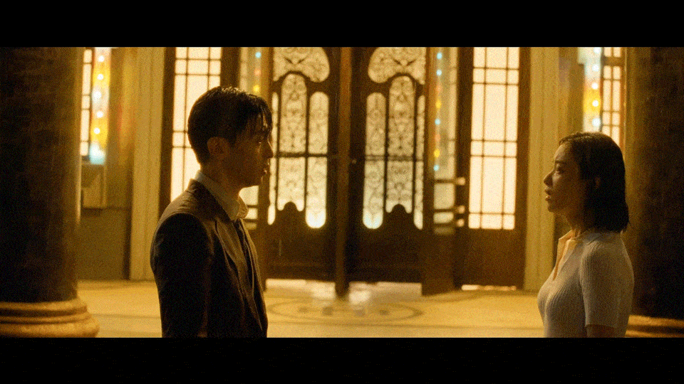 因为|倪妮新片首发预告，搭档邓伦上演“跨时空”爱恋，大街上深情拥吻