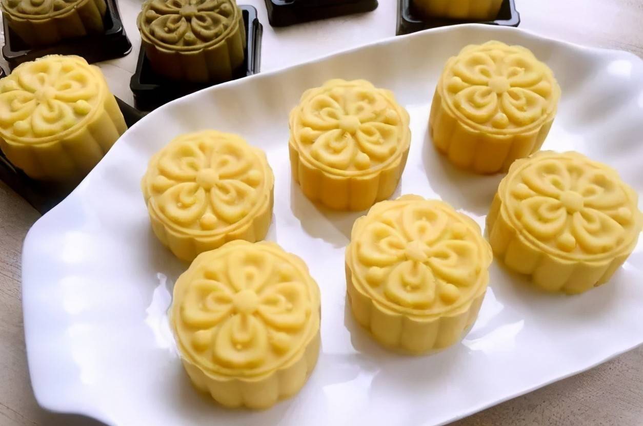 分享过一下自制绿豆糕的做法!清凉解暑!老少皆宜的小点心!