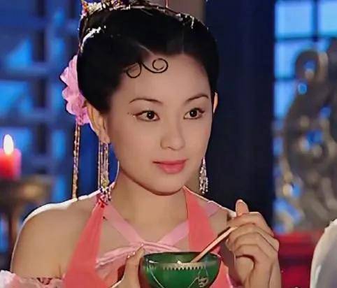 喜剧|《刁蛮公主》“宫廷喜剧风”看服观众~ 张娜拉“跨国”公主很讨喜