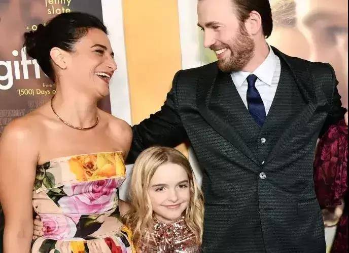 Cohen|美队和丁日前女友被曝恋爱?傻脸娜的超级英雄会是他吗?