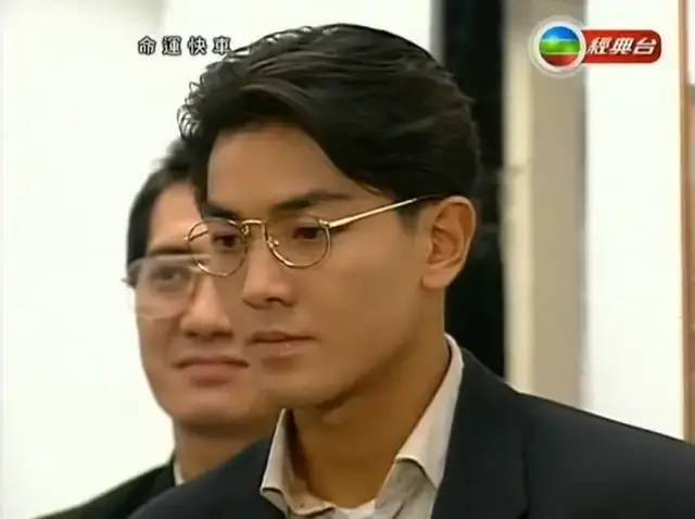 周星驰|香港电影十大经典角色,“九叔”林正英,“禁欲系”法海令人难忘!