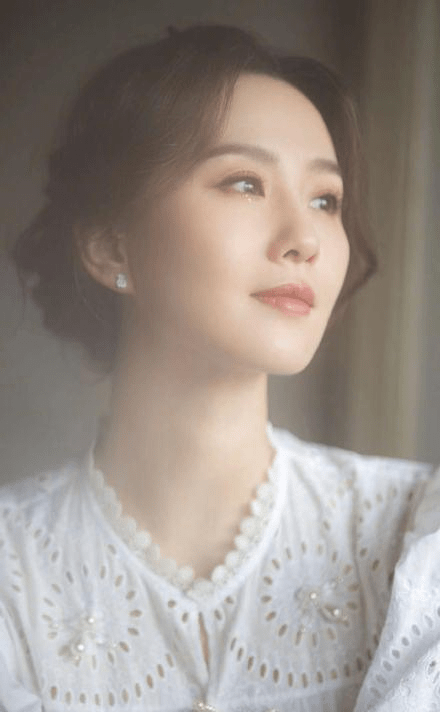 活动 85大花近期营业造型PK！刘诗诗仙气、Baby冷艳精致，杨幂复古风情