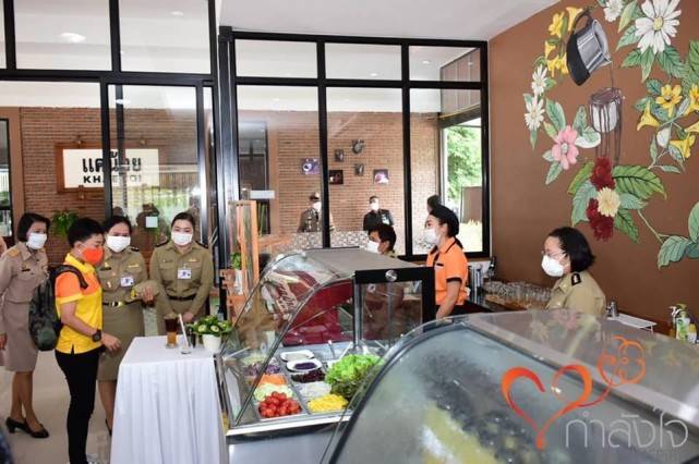 设计 泰国42岁长公主浪费好身材！紧身裤挡不住翘臀，继承颂妃的高颜值