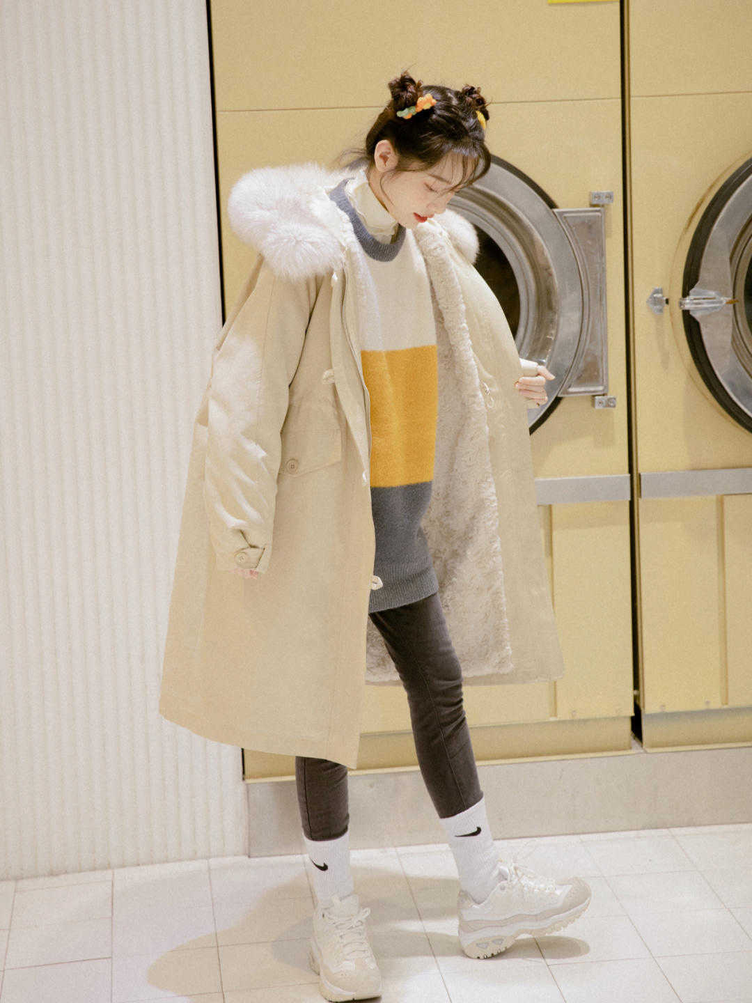 是属于 秋冬季节,针织衫还可以这样穿,保暖洋气又减龄,谁穿都好看