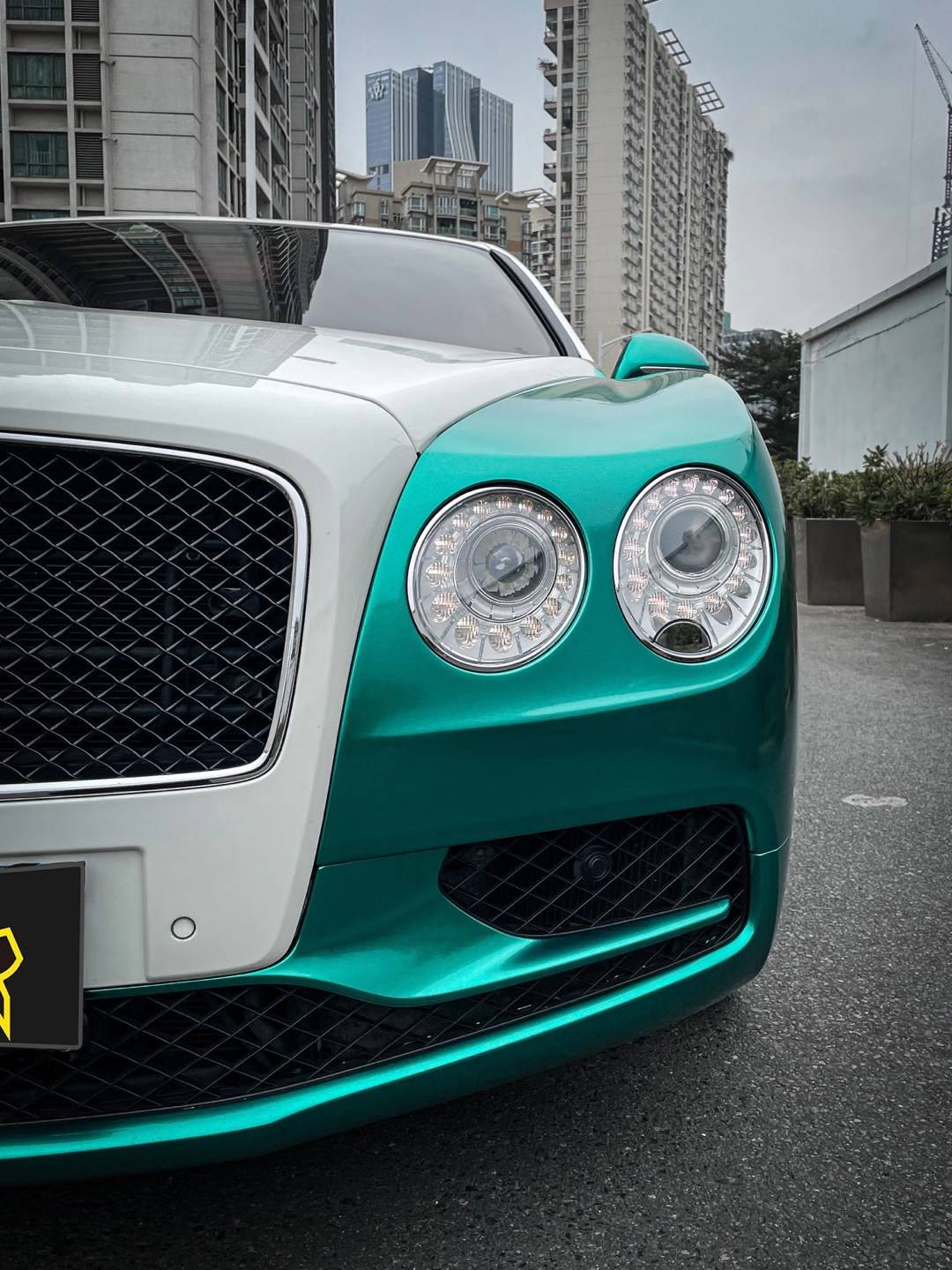 宾利 飞驰ichanger(icr)改变者金属祖母绿 水晶白(双拼)案例